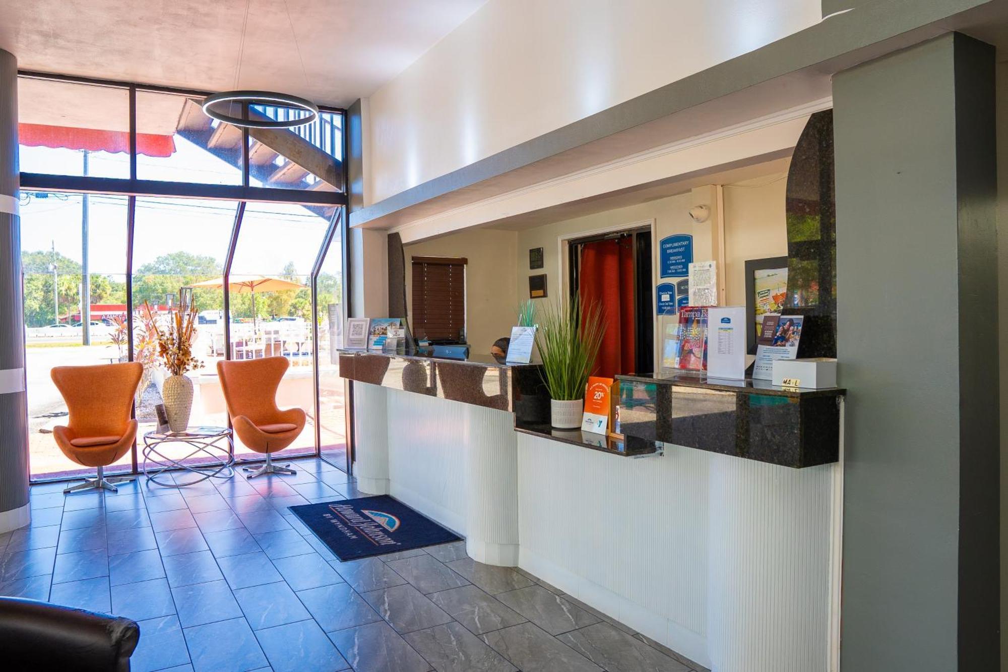 Howard Johnson By Wyndham Clearwater - Dunedin Exterior photo